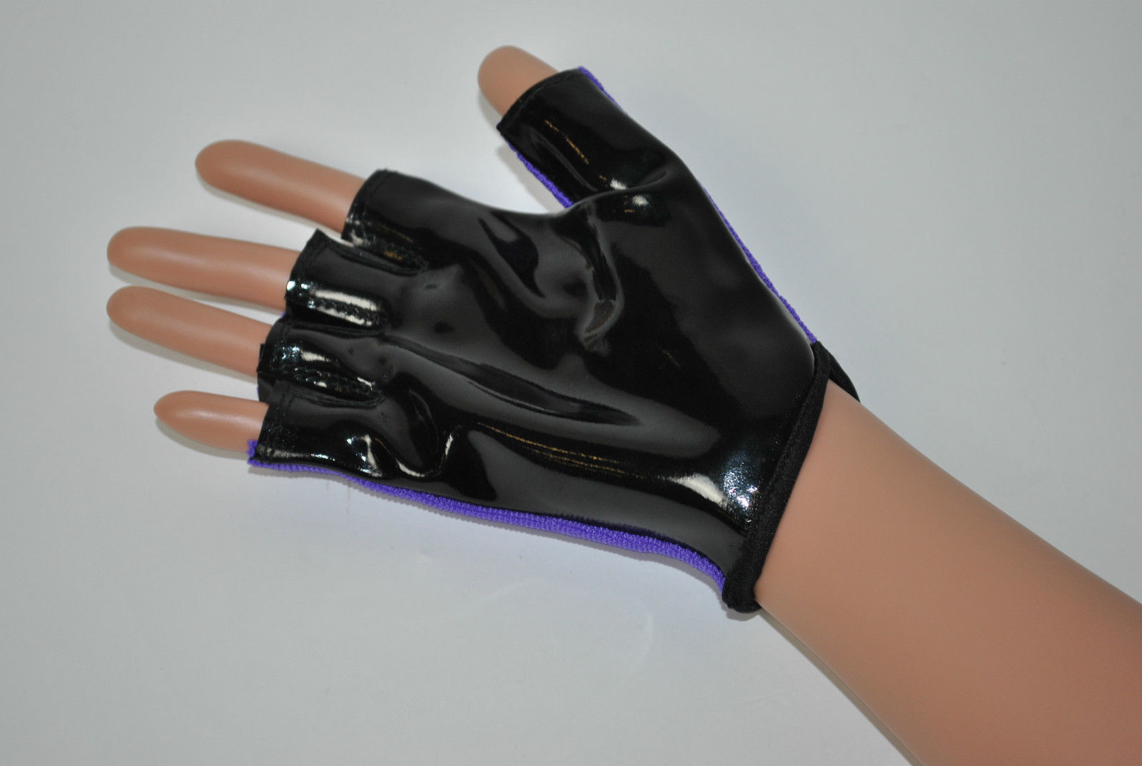 Purple Pole Dancing Gloves, Fitness, Dance For Static & Spinning Pole